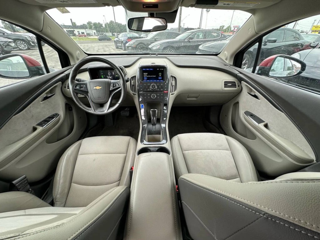 2013 Chevrolet Volt Image 11