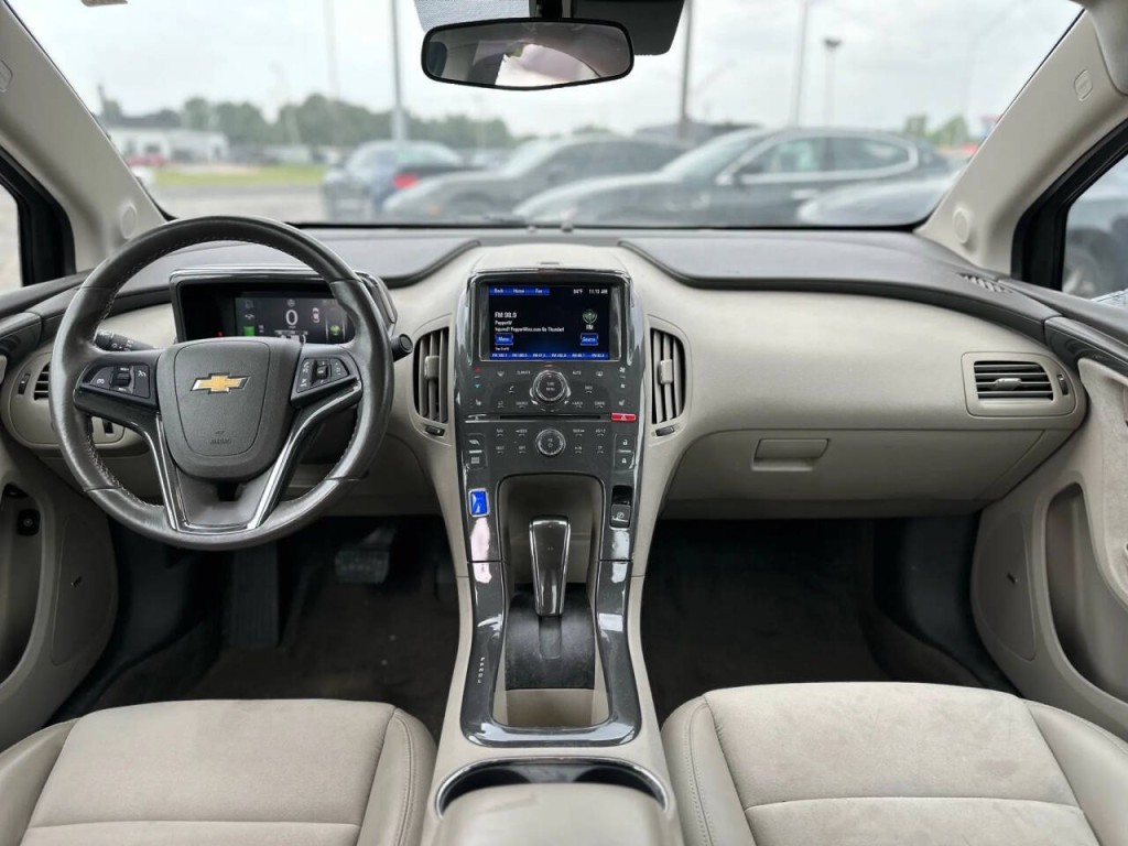 2013 Chevrolet Volt Image 12