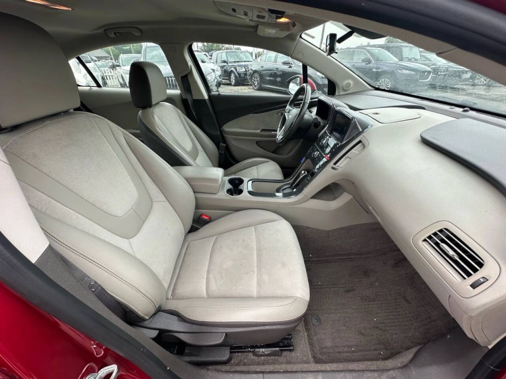 2013 Chevrolet Volt Image 13