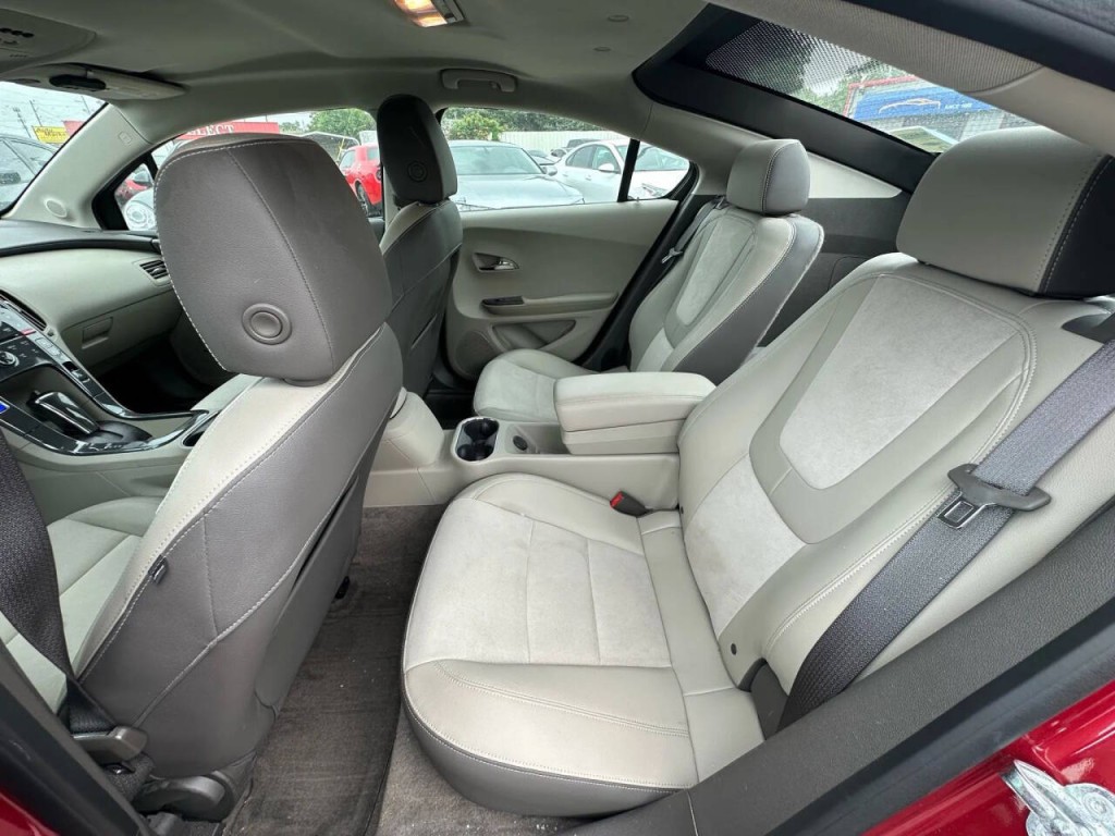 2013 Chevrolet Volt Image 17