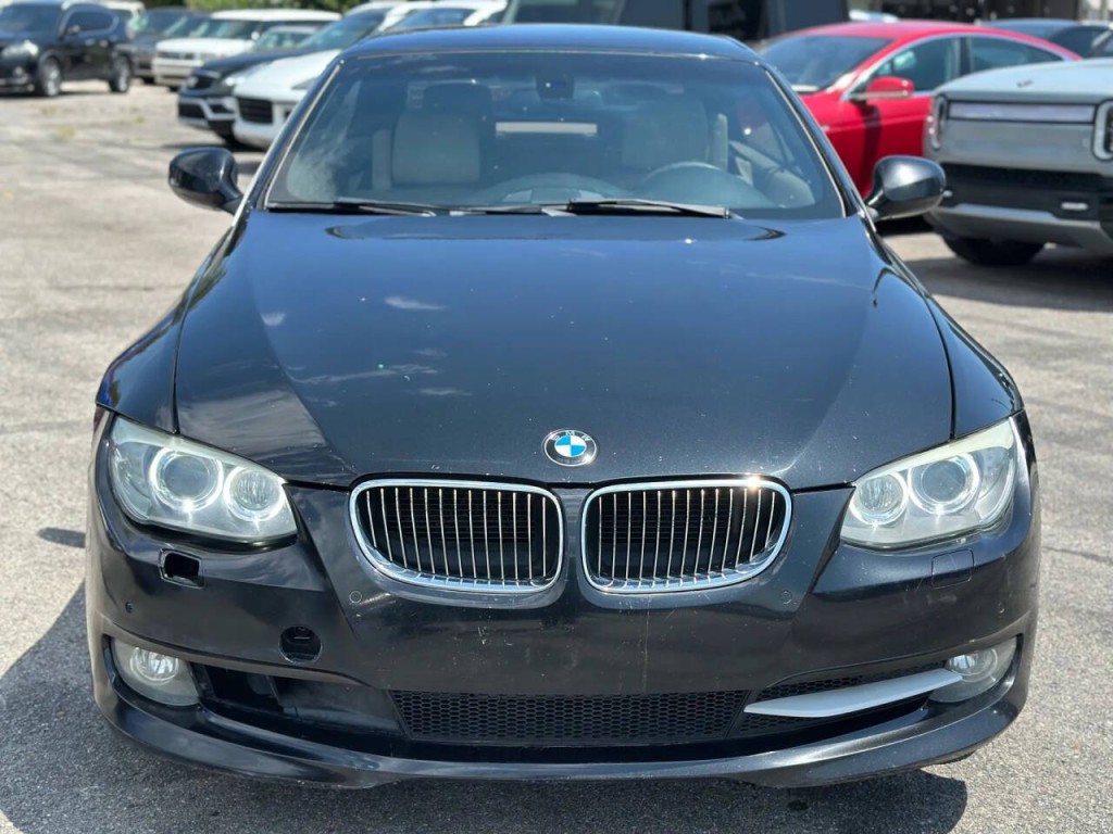 2011 BMW 3 Series Image 4