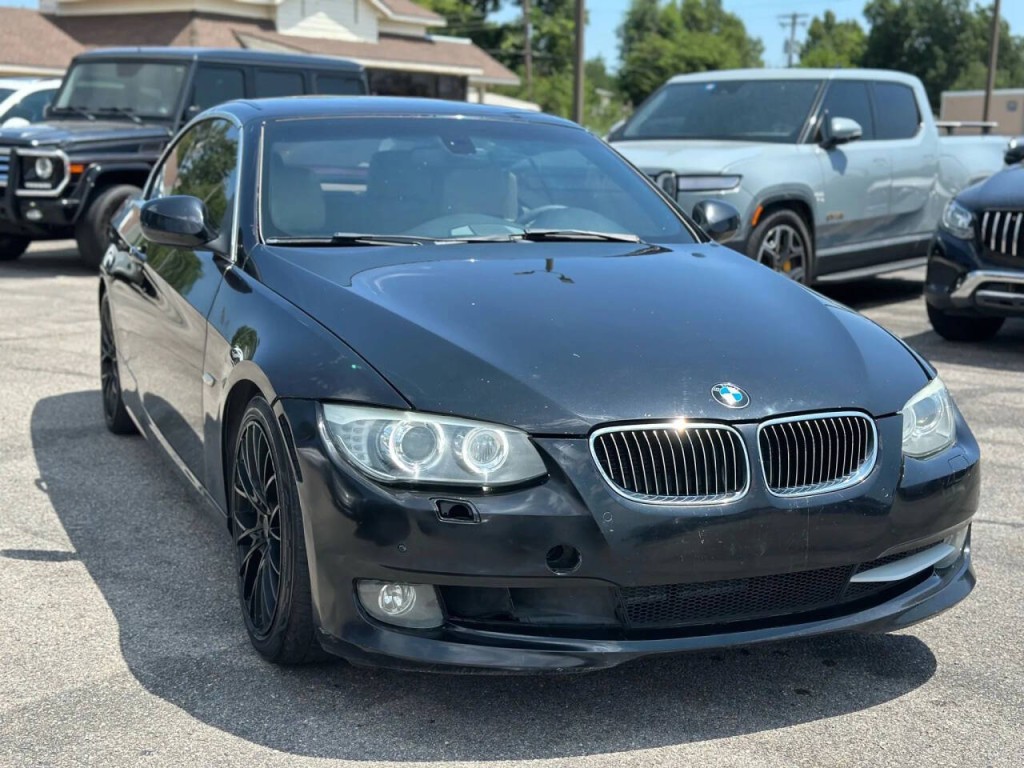 2011 BMW 3 Series Image 6