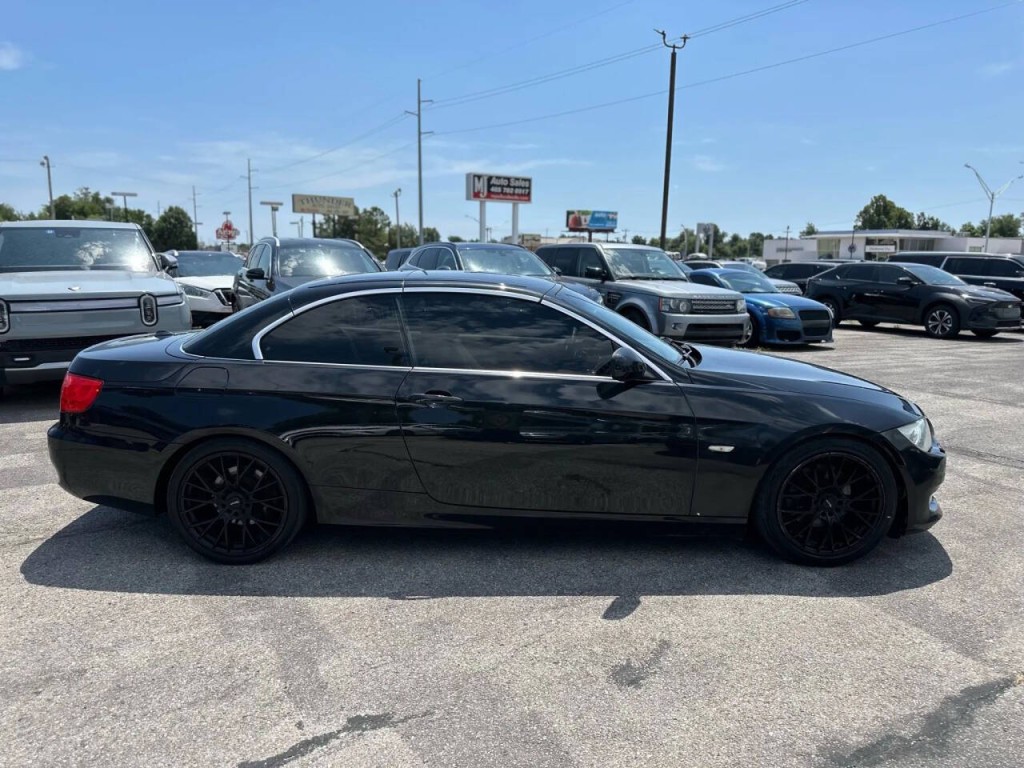 2011 BMW 3 Series Image 8