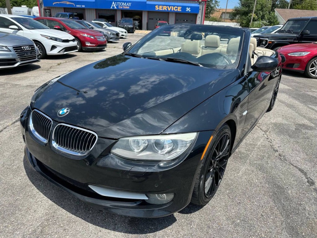 2011 BMW 3 Series Image 28
