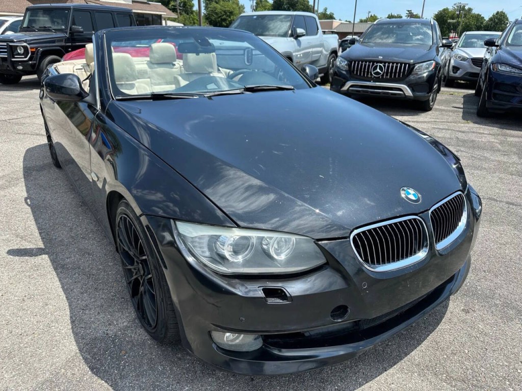 2011 BMW 3 Series Image 30
