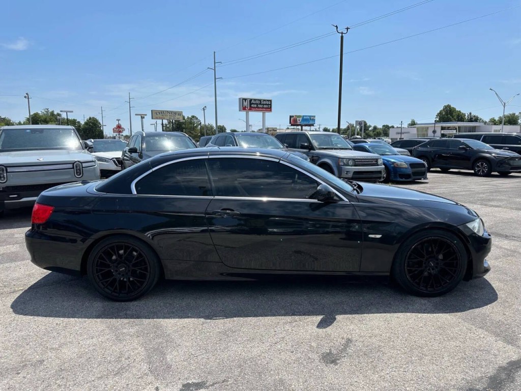 2011 BMW 3 Series Image 39