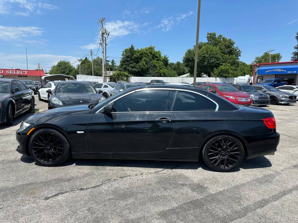 2011 BMW 3 Series Image 43