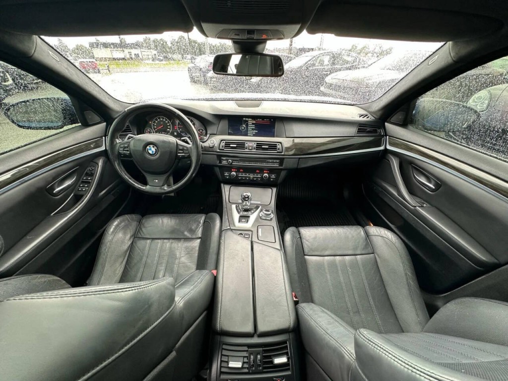 2013 BMW M5 Image 2