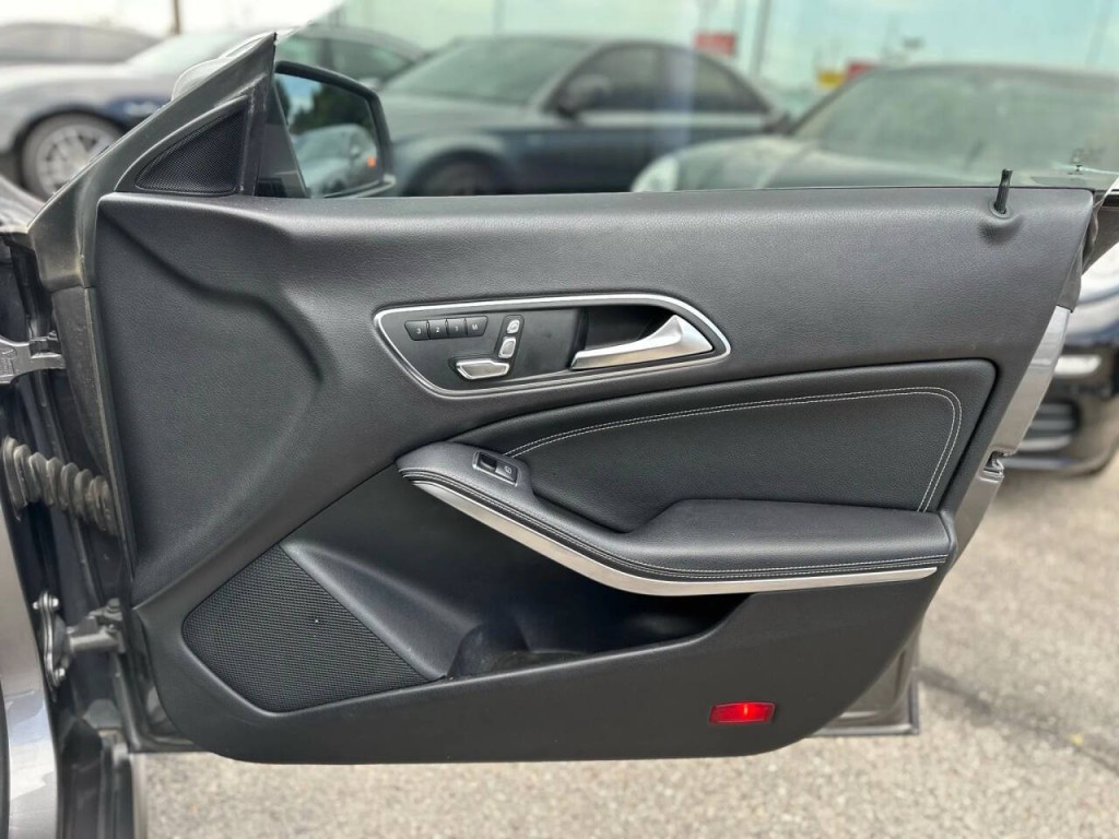 2018 Mercedes-Benz CLA-Class Image 21