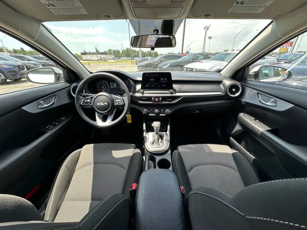 2024 Kia Forte Image 2