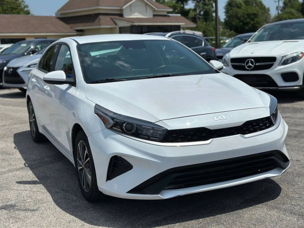 2024 Kia Forte Image 4