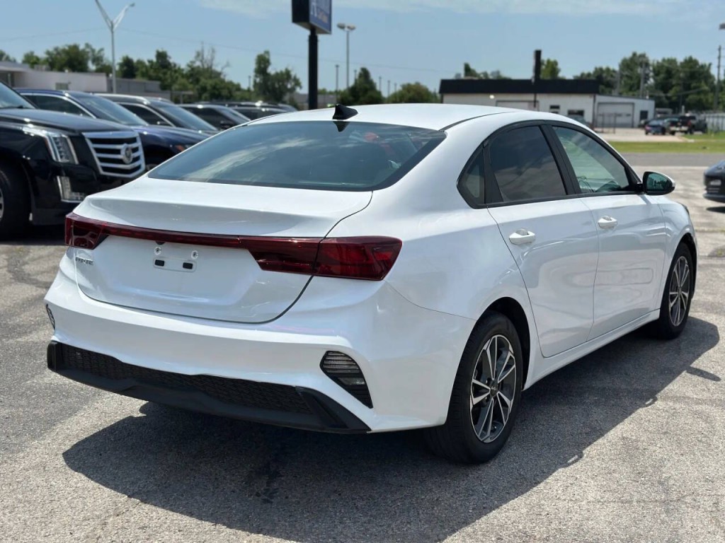 2024 Kia Forte Image 6
