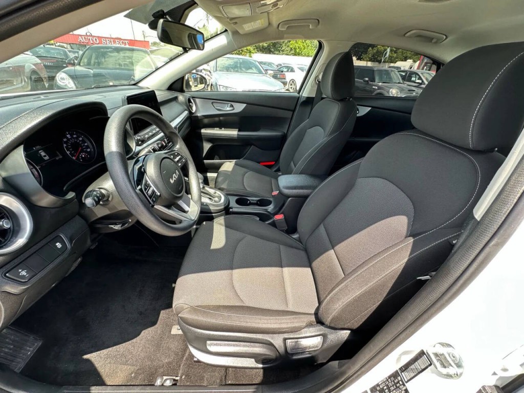2024 Kia Forte Image 10