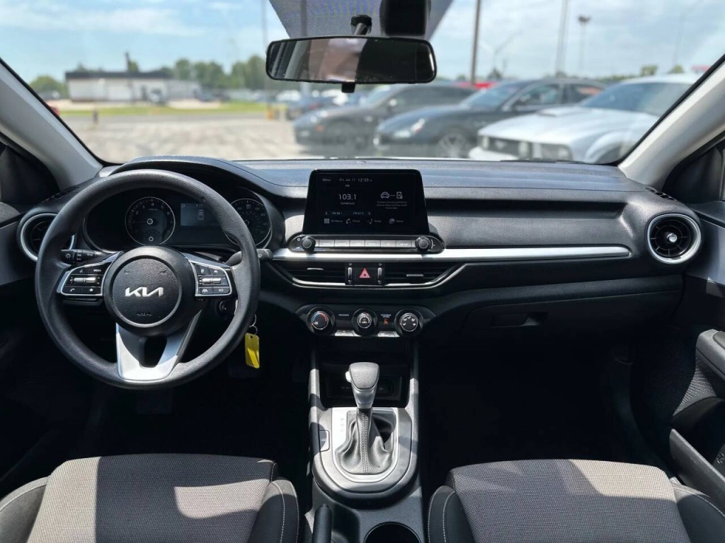 2024 Kia Forte Image 12