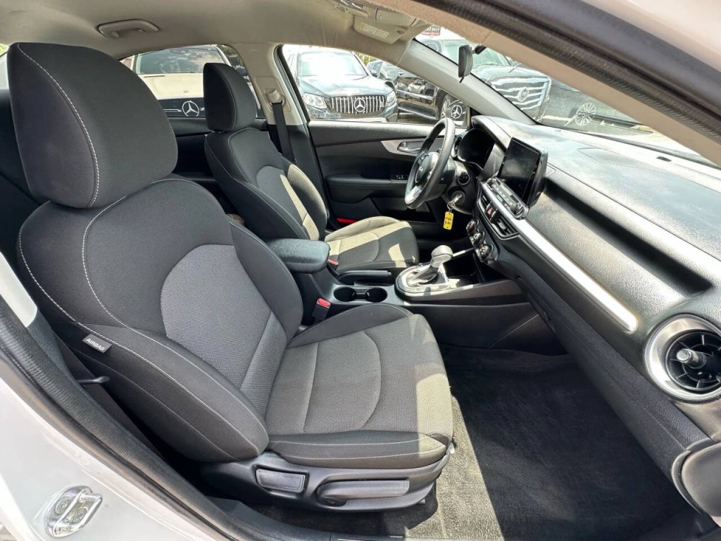 2024 Kia Forte Image 13