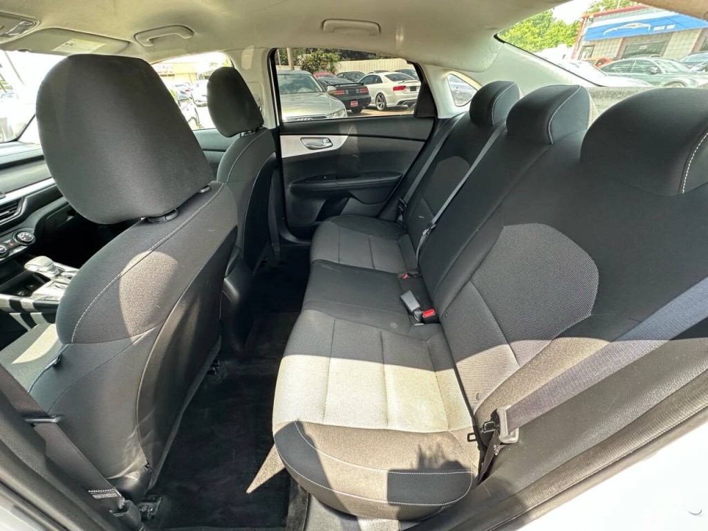 2024 Kia Forte Image 17