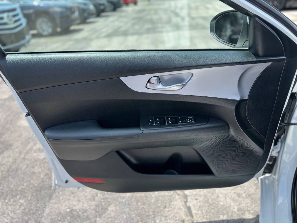 2024 Kia Forte Image 20