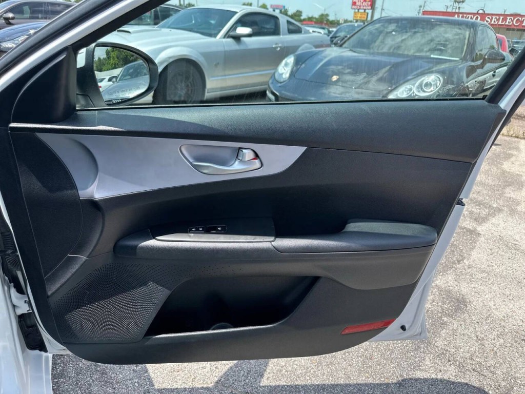 2024 Kia Forte Image 22