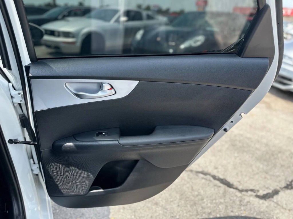 2024 Kia Forte Image 23