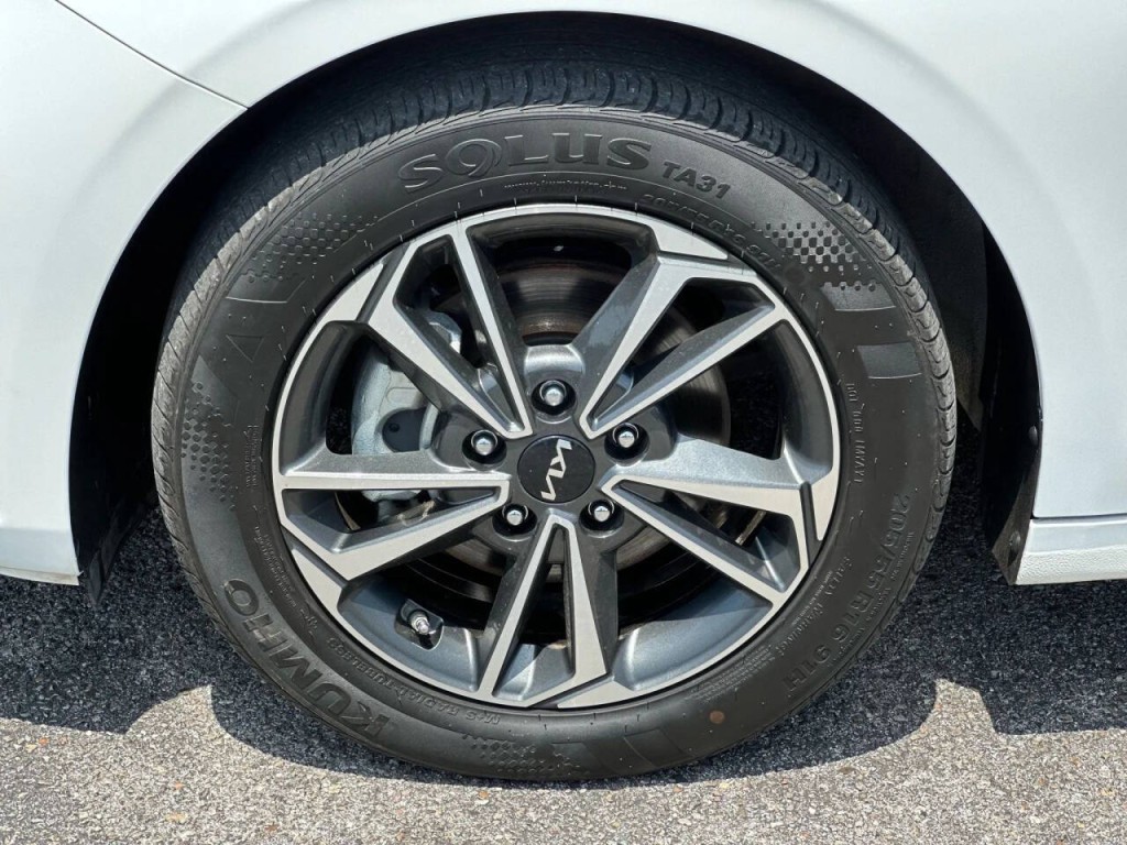 2024 Kia Forte Image 25