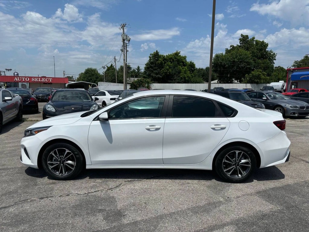 2024 Kia Forte Image 35