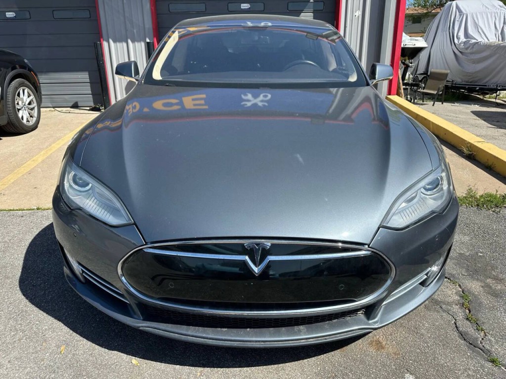 2014 Tesla Model S Image 3