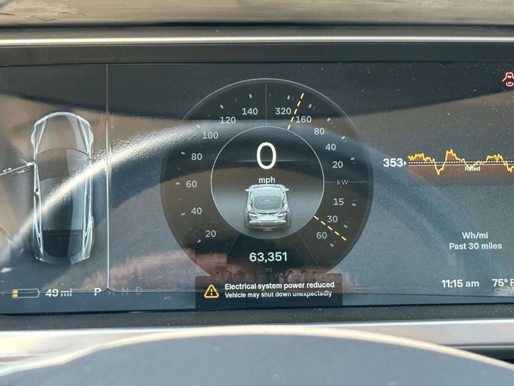 2014 Tesla Model S Image 22