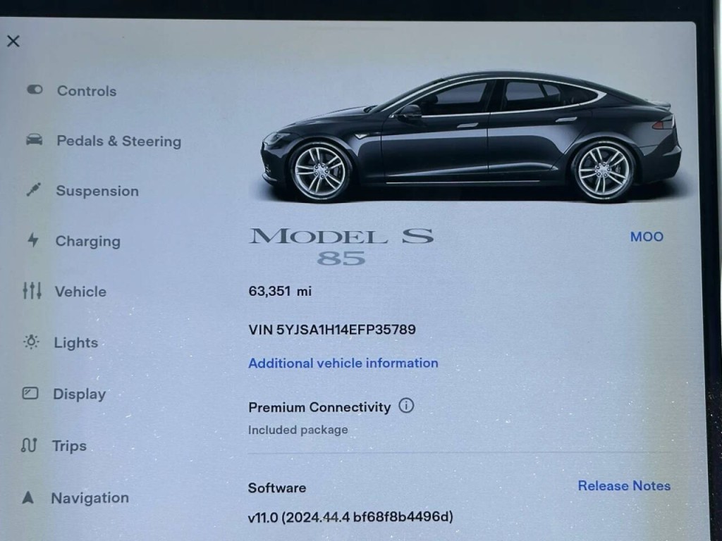 2014 Tesla Model S Image 25
