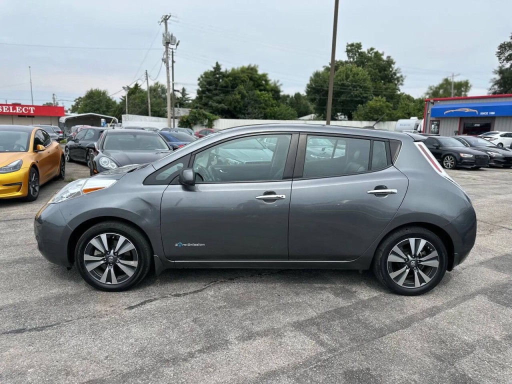 2017 Nissan Leaf Image 9