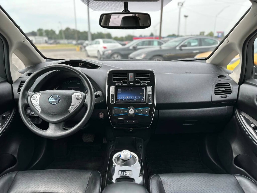 2017 Nissan Leaf Image 12