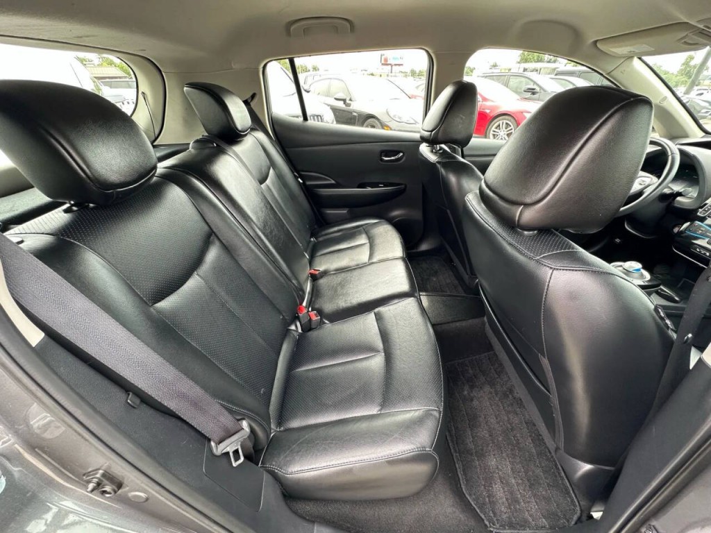 2017 Nissan Leaf Image 14