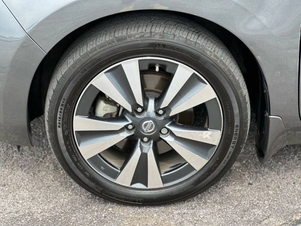 2017 Nissan Leaf Image 25