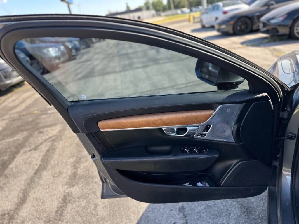 2018 Volvo S90 Image 9
