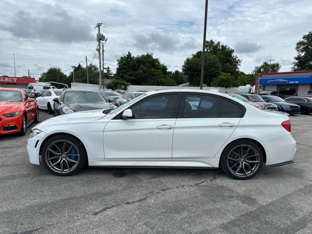 2018 BMW 3 Series Image 9
