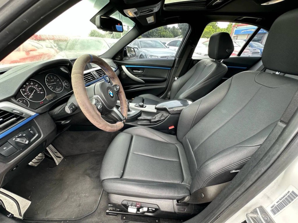 2018 BMW 3 Series Image 10