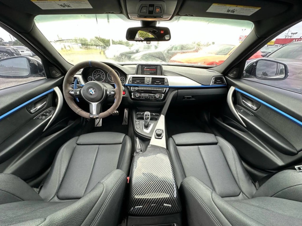 2018 BMW 3 Series Image 11