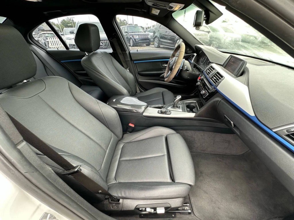 2018 BMW 3 Series Image 13