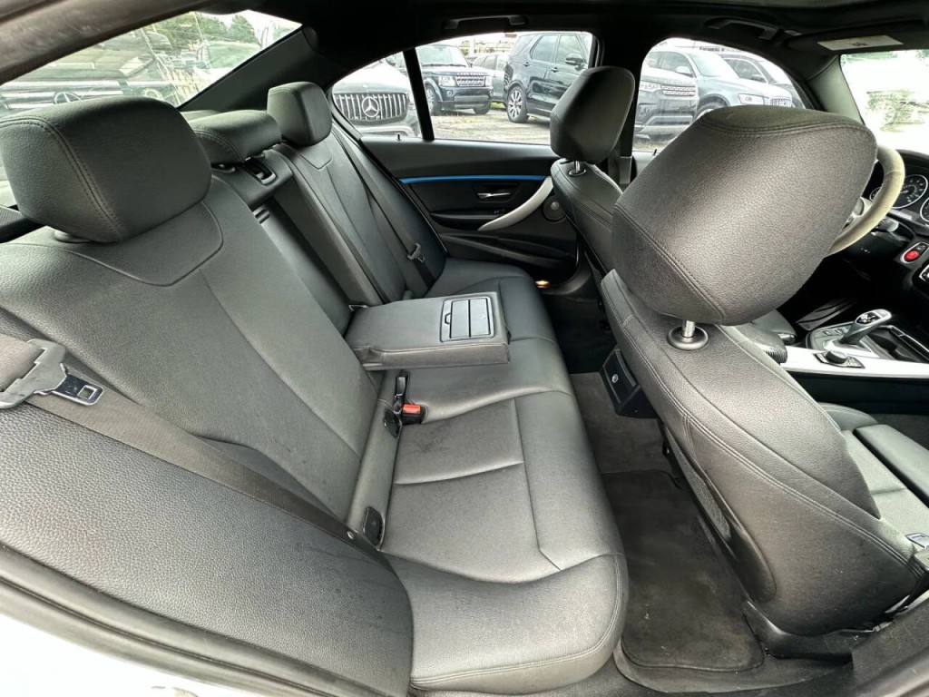 2018 BMW 3 Series Image 14