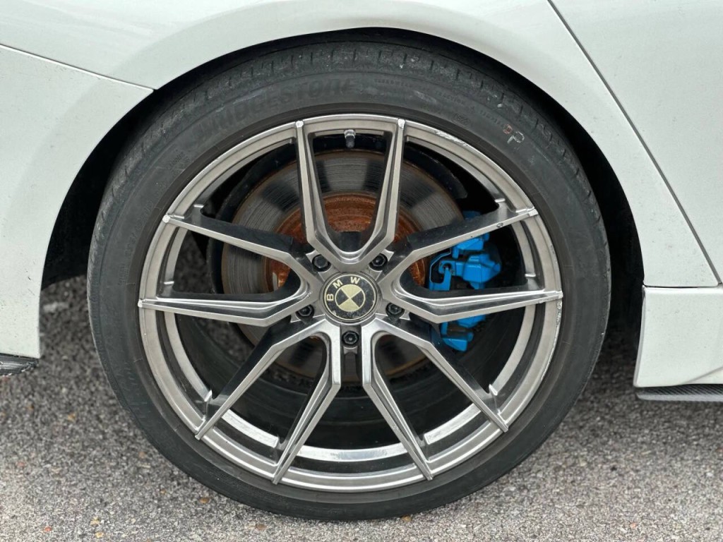 2018 BMW 3 Series Image 26