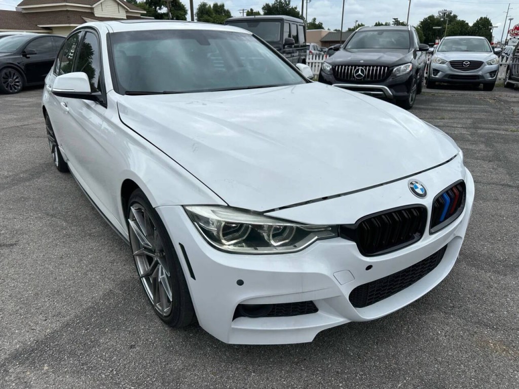 2018 BMW 3 Series Image 30