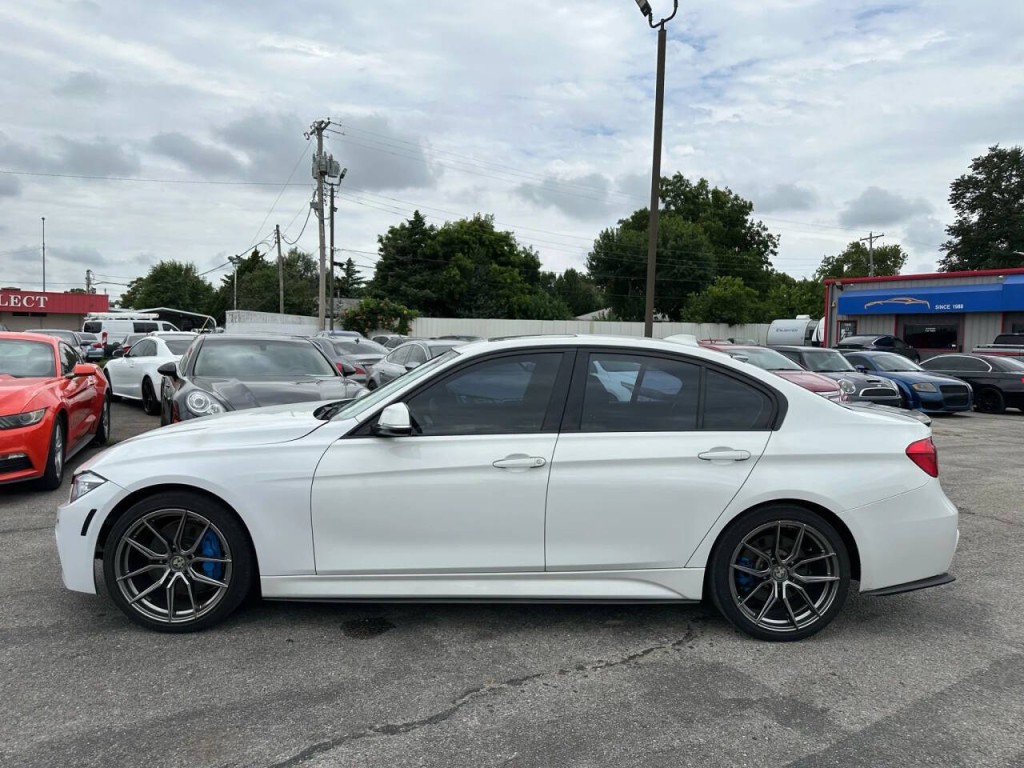2018 BMW 3 Series Image 35