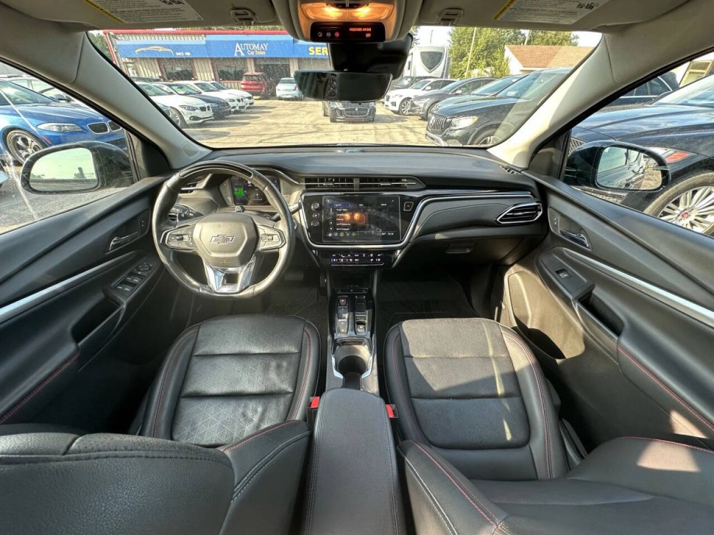2023 Chevrolet Bolt EUV Image 2