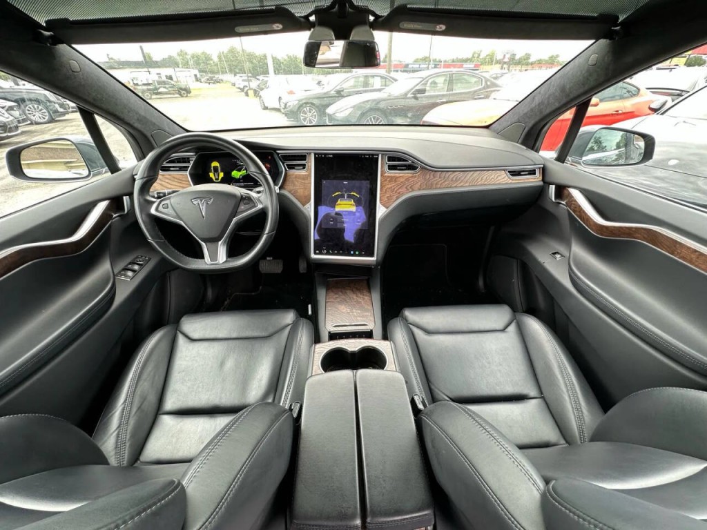2018 Tesla Model X Image 2