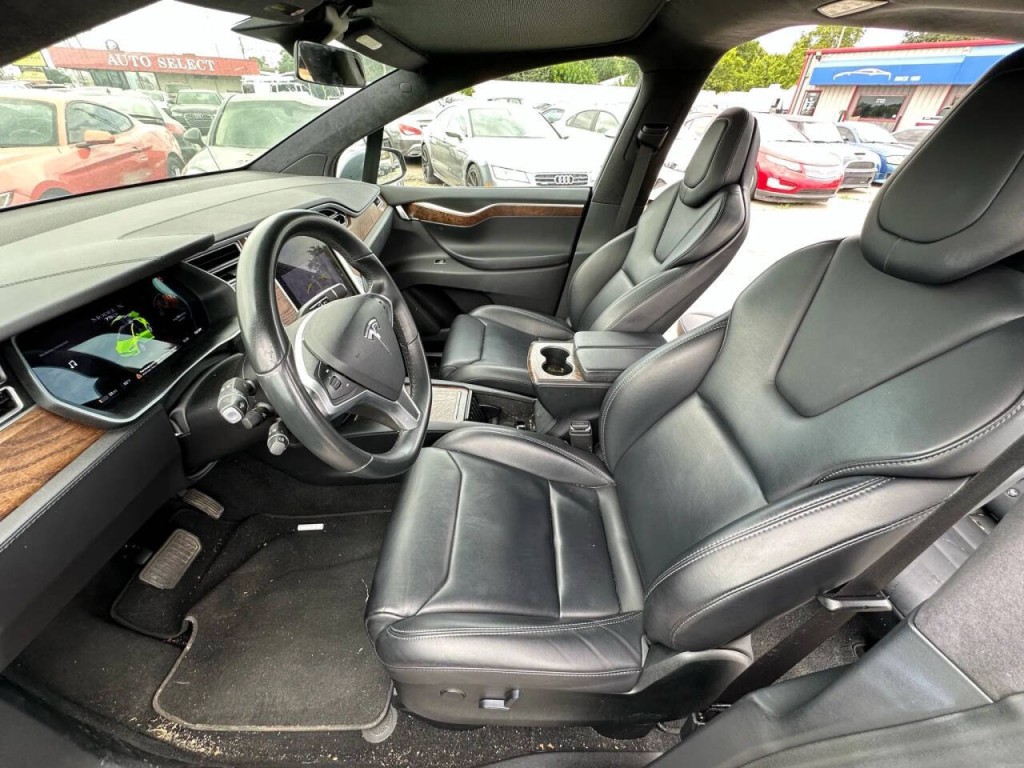 2018 Tesla Model X Image 10