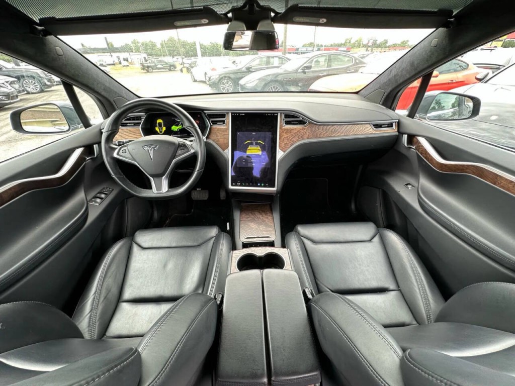 2018 Tesla Model X Image 11