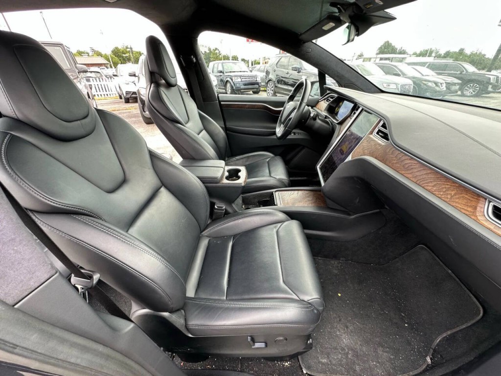 2018 Tesla Model X Image 13