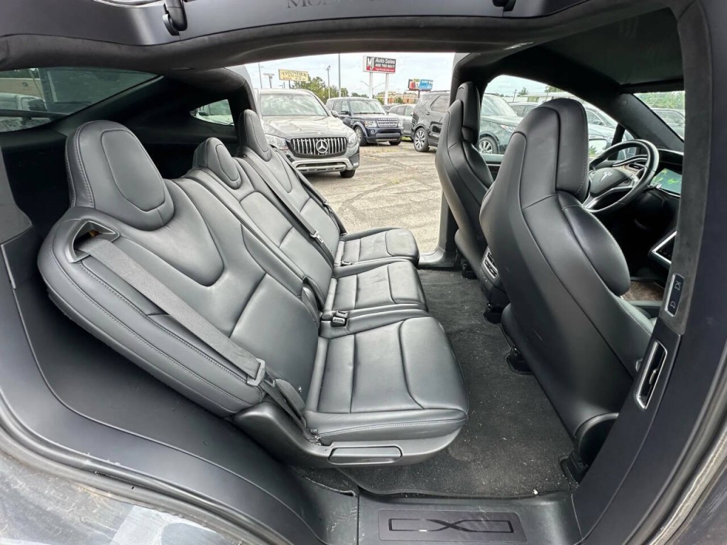 2018 Tesla Model X Image 14