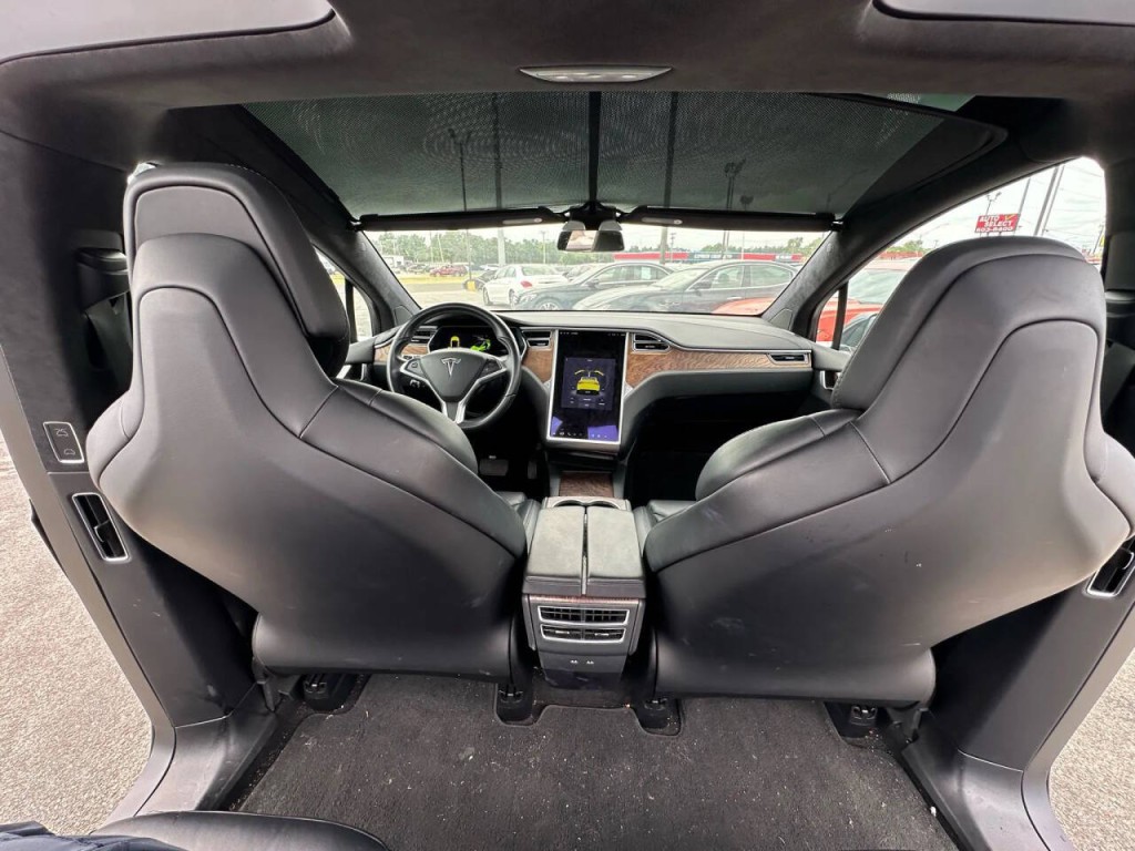 2018 Tesla Model X Image 15