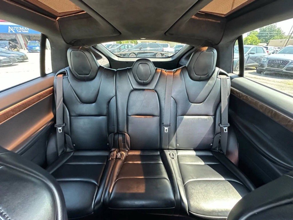 2018 Tesla Model X Image 25
