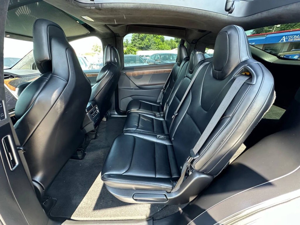2018 Tesla Model X Image 26